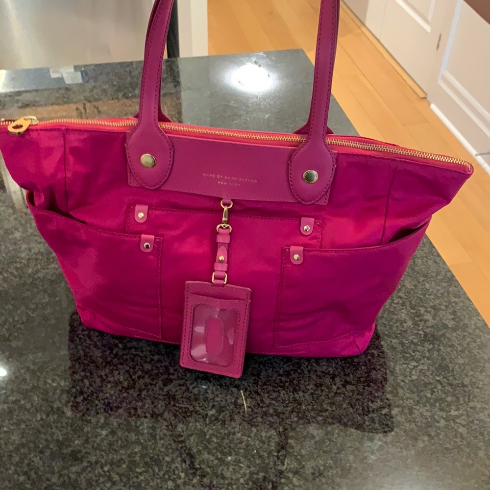 Gorgeous Marc Jacobs raspberry tote